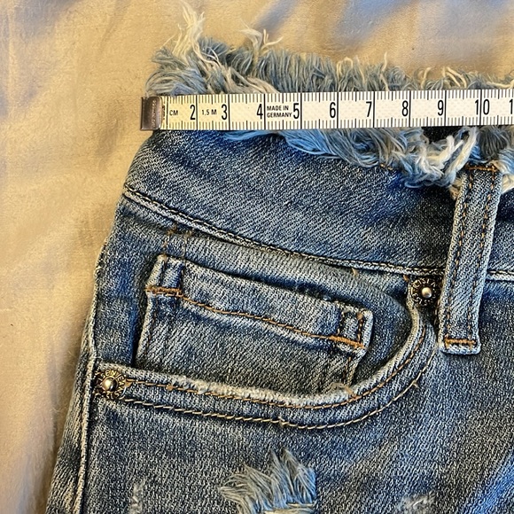 NWOT! Distressed Denim Risen stretchy Jean Shorts! 💜 - Picture 11 of 17